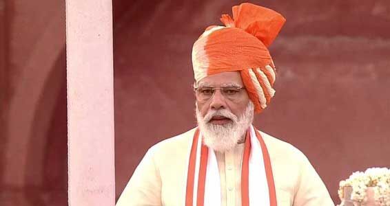 लाल किले की प्राचीर पर प्रधानमंत्री मोदी को आखिर किसकी याद आ गई