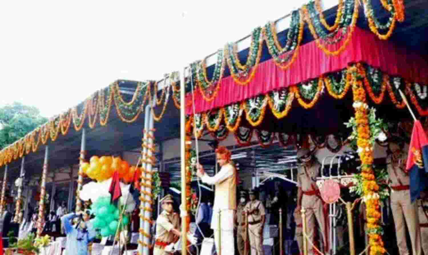 मुख्यमंत्री शिवराज सिंह ने घर पर किया झंडावंदन