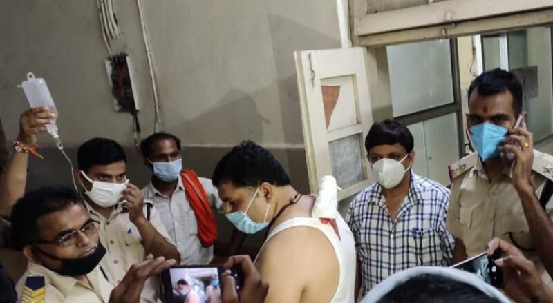 अवैध कारोबारियों के यहां कार्रवाई के दौरान बदमाशों ने की फायरिंग