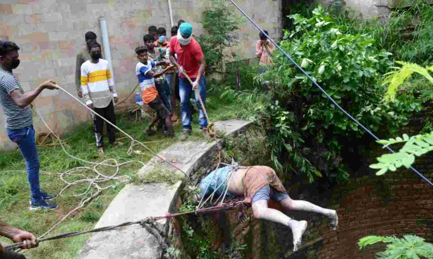 कुए में मिला लापता अधेड़ का शव, दो दिन पहले परिजनों ने कराई थी गुमशुदगी