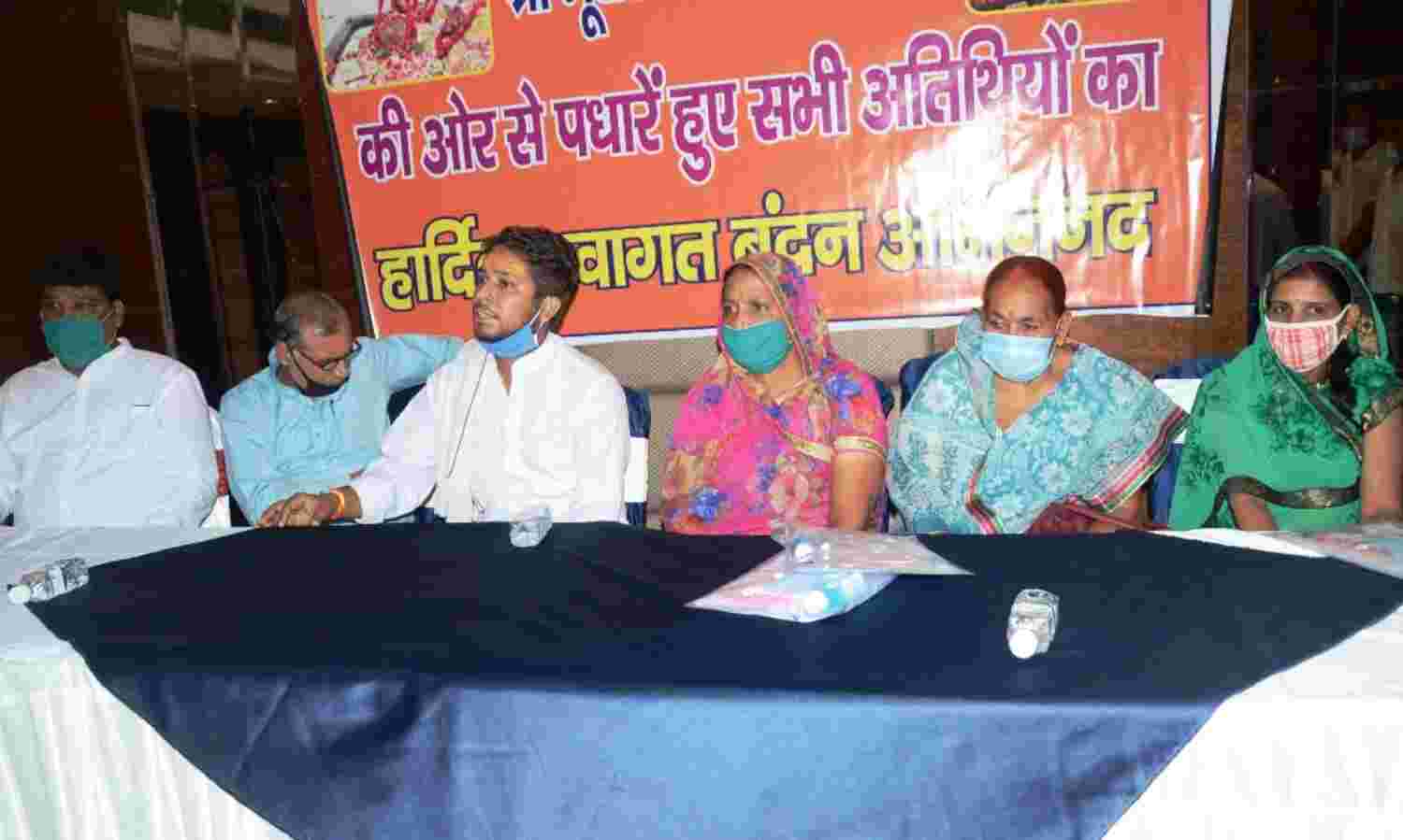 सिंधिया ट्रस्ट पर पुजारी ने लगाया मन्दिर से जबरन बेदखल करने का आरोप