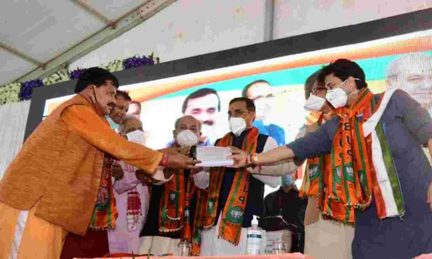 ग्वालियर विधानसभा से 5273 पूर्व कांग्रेसी कार्यकर्ता भाजपा में शामिल