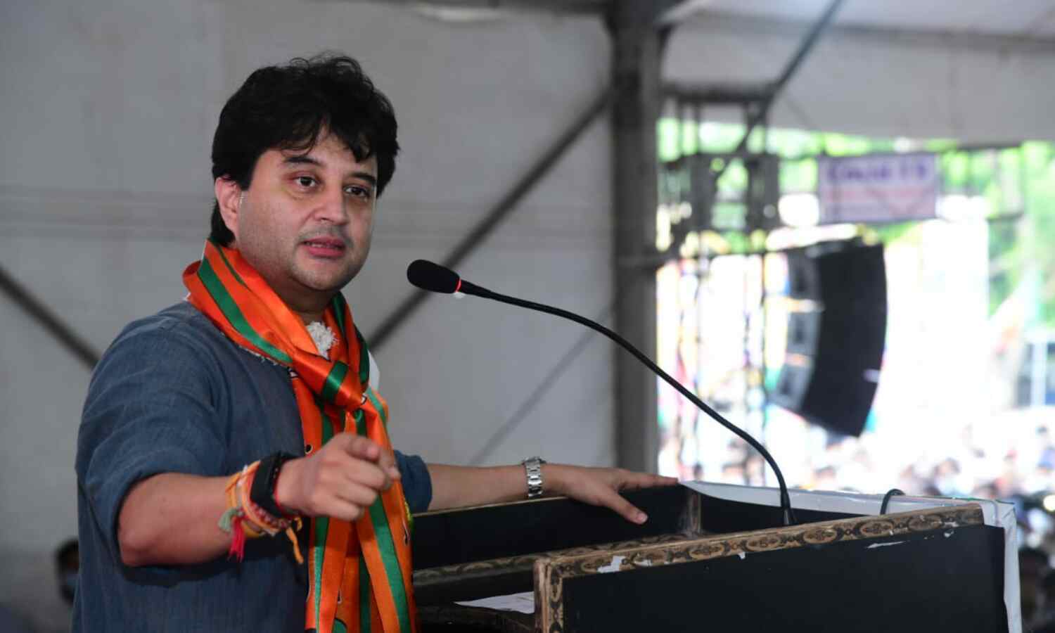 राज्यसभा सांसद ज्योतिरादित्य सिंधिया ने शहीद को दी श्रद्धांजलि