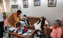 ग्वालियर पहुंचे ज्योतिरादित्य सिंधिया, केंद्रीय मंत्री तोमर