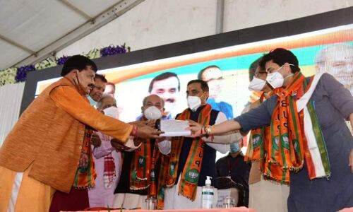 ग्वालियर विधानसभा से 5273 पूर्व कांग्रेसी कार्यकर्ता भाजपा में शामिल ग्वालियर विधानसभा से 5273 पूर्व कांग्रेसी कार्यकर्ता भाजपा में शामिल