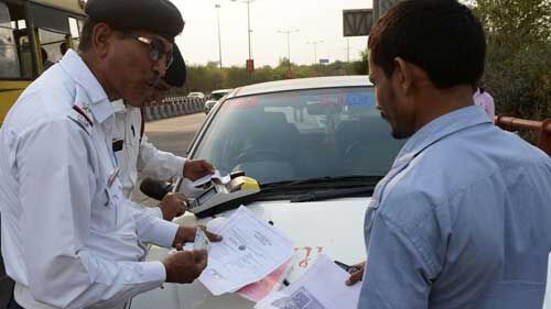 केंद्र सरकार ने 31 दिसंबर तक बढ़ाया फिटनेस, आरसी, ड्राइविंग लाइसेंस जैसे दस्तावेजों का नवीनीकरण केंद्र सरकार ने 31 दिसंबर तक बढ़ाया फिटनेस, आरसी, ड्राइविंग लाइसेंस जैसे दस्तावेजों का नवीनीकरण