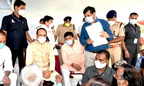 मुख्यमंत्री ने आमजन की सुनी समस्याएं