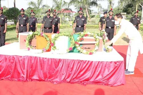 शहीद मनीष को मुख्यमंत्री शिवराज सिंह ने दी श्रद्धांजलि, परिजनों को एक करोड़ और सरकारी नौकरी देने की घोषणा