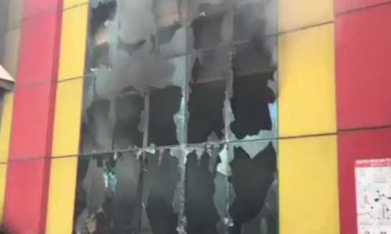 गौतम बुद्ध नगर में खिलौने बनाने वाली फैक्ट्री में लगी भीषण आग