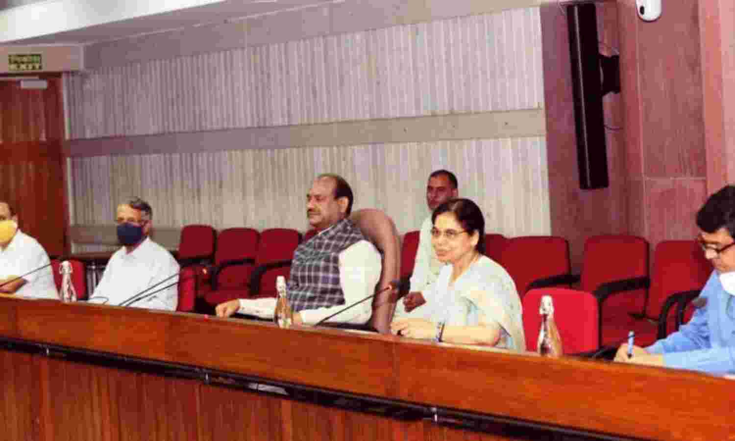 लोकसभा स्पीकर ने कहा - संसद का निर्बाध संचालन करना हमारी सर्वोच्च प्राथमिकता