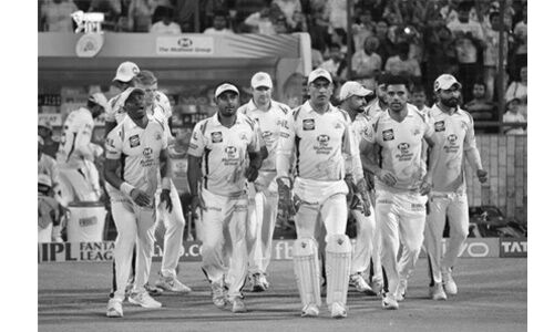 चेन्नई सुपरकिंग्स टीम का गेंदबाज और करीब 10-12 सपोर्ट स्टाफ निकला कोरोना पॉजिटिव