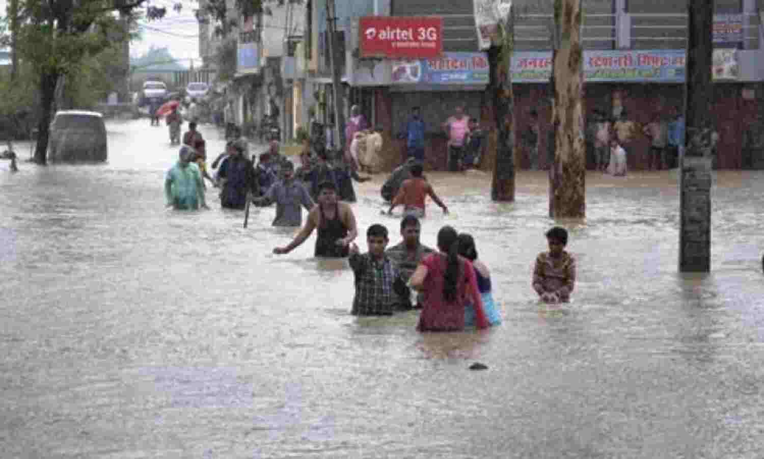 प्रदेश के 21 जिलों में बारिश का कहर, पश्चिमी क्षेत्र के जिले हाई अलर्ट पर