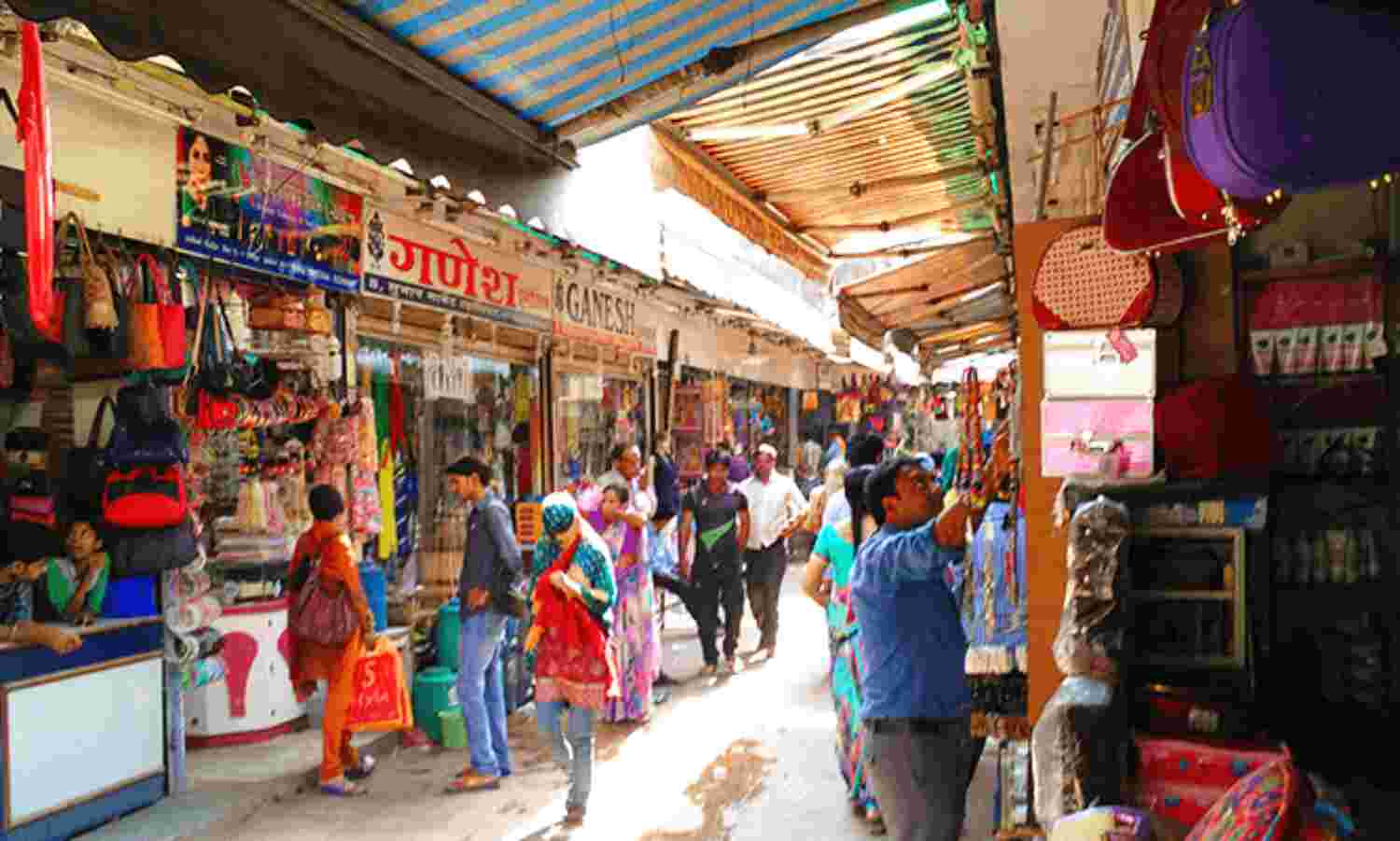 आमजनों की लापरवाही बढ़ा रही संक्रमितों के आंकड़े,  आज फिर आंकड़ा 200 के पार