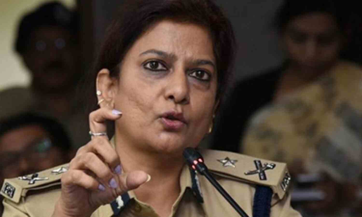 श्रीनगर सेक्टर में पहली बार महिला आईपीएस बनाई गई सीआरपीएफ की आईजी