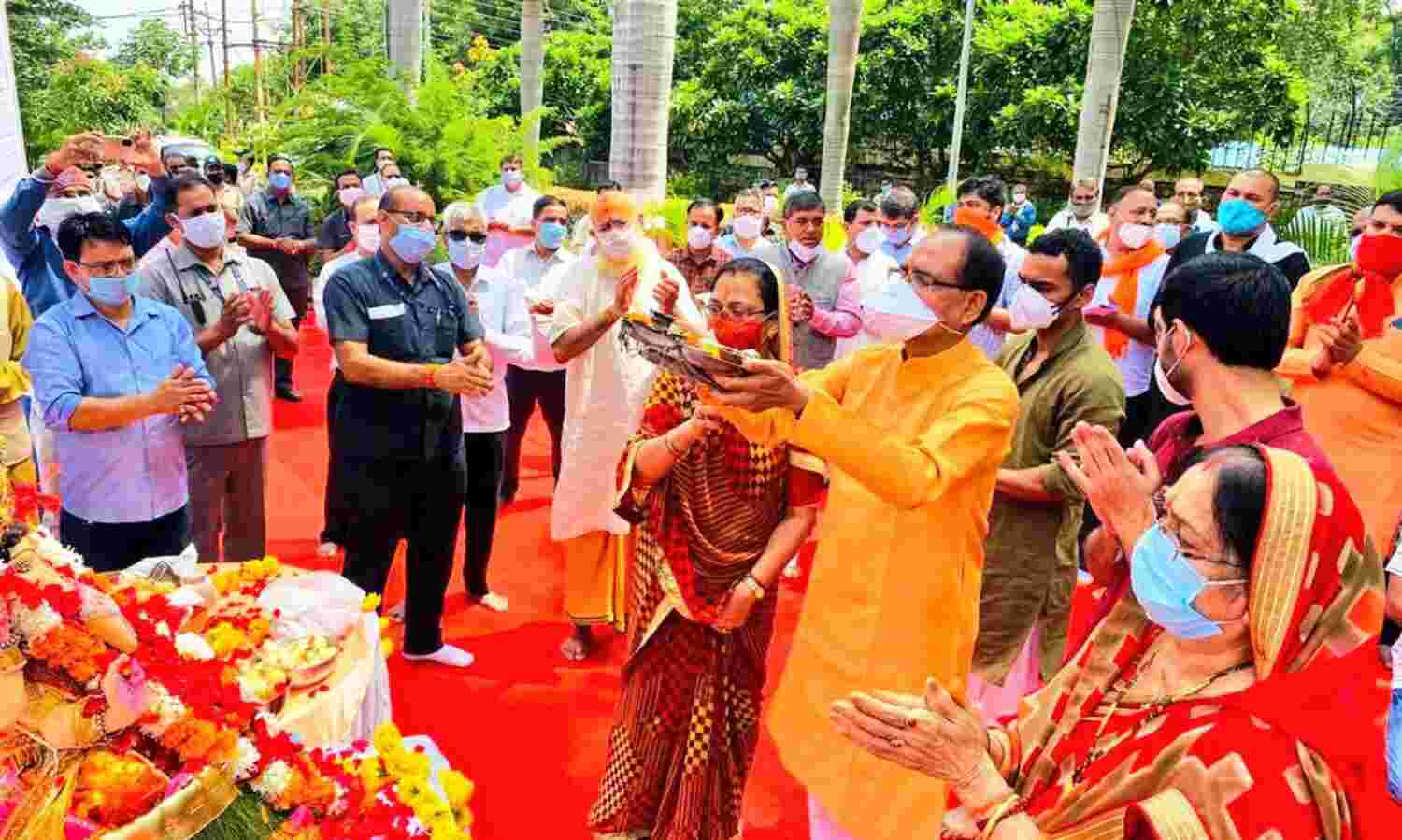 मुख्यमंत्री चौहान ने किया घर में किया गणेश विसर्जन, लोगों से की अपील