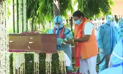 लोधी घाट पर राजकीय सम्मान के साथ हुआ पूर्व राष्ट्रपति प्रणब मुखर्जी का अंतिम संस्कार, पंचतत्व में विलीन
