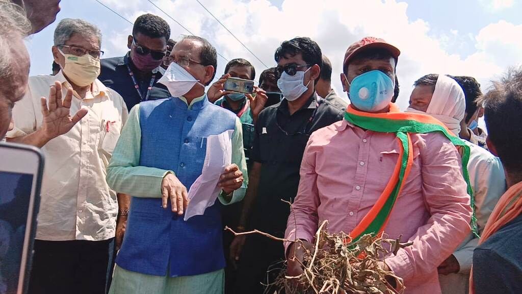 भले ही कर्ज लेना पड़े पर किसानों के नुकसान की भरपाई करूंगा : मुख्यमंत्री चौहान
