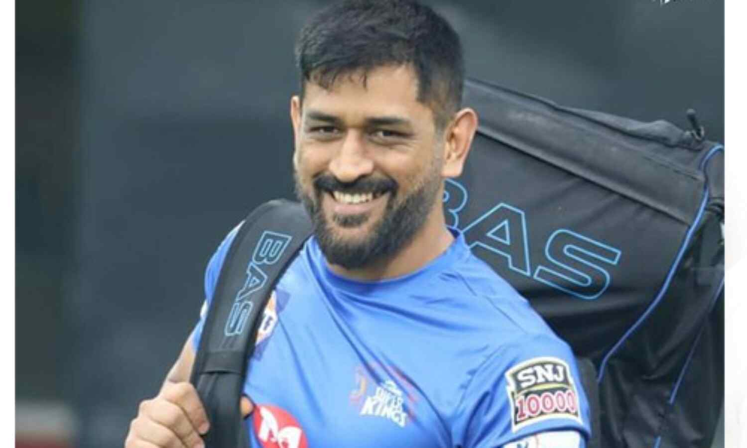 धोनी के अंतिम ओवर के तीन छक्कों पर फैन्स और हेटर्स में छिड़ी बहस