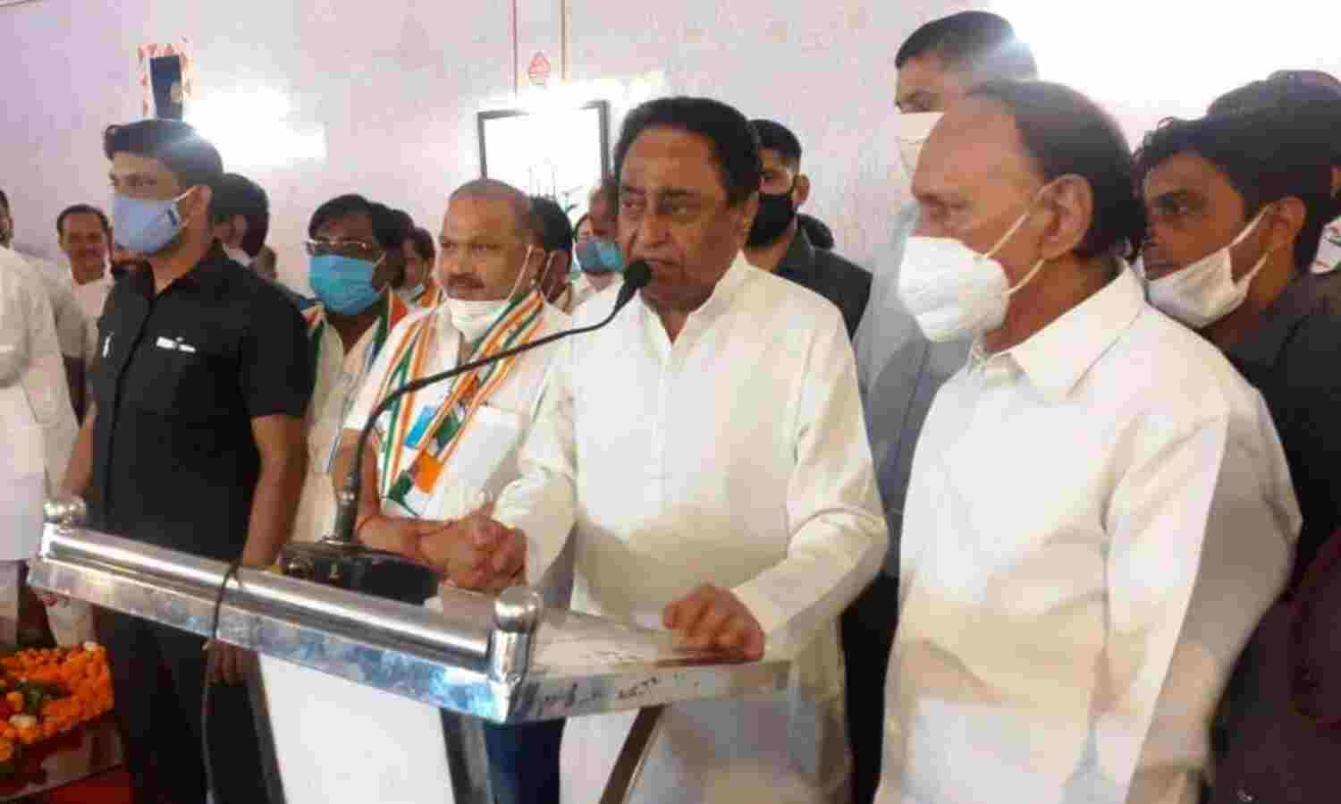 ग्वालियर में भाजपा को बड़ा झटका, दिग्गज नेता सतीश सिकरवार कांग्रेस में शामिल