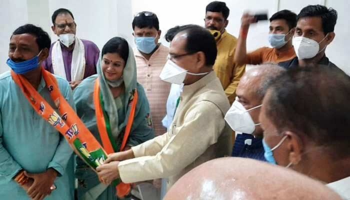 समीक्षा की घर वापिसी से बदलेंगे समीकरण समीक्षा की घर वापिसी से बदलेंगे समीकरण