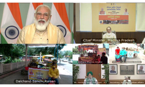 मध्‍यप्रदेश के पथ विक्रेताओं के साथ प्रधानमंत्री ने किया स्‍वनिधि संवाद