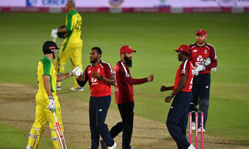 इंग्लैंड को पांच विकेट से हराकर फिर से रैंकिंग में पहले पायदान पर पहुंचा ऑस्ट्रेलिया