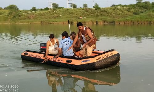 पहला शव 18 तो दूसरा 23 घंटे में मिला