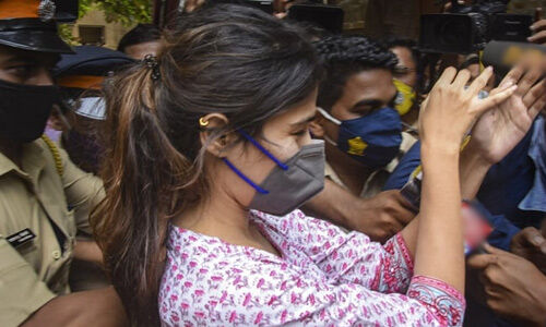 ड्रग्स केस में रिया चक्रवर्ती ने इन नामों का किया खुलासा, जानें