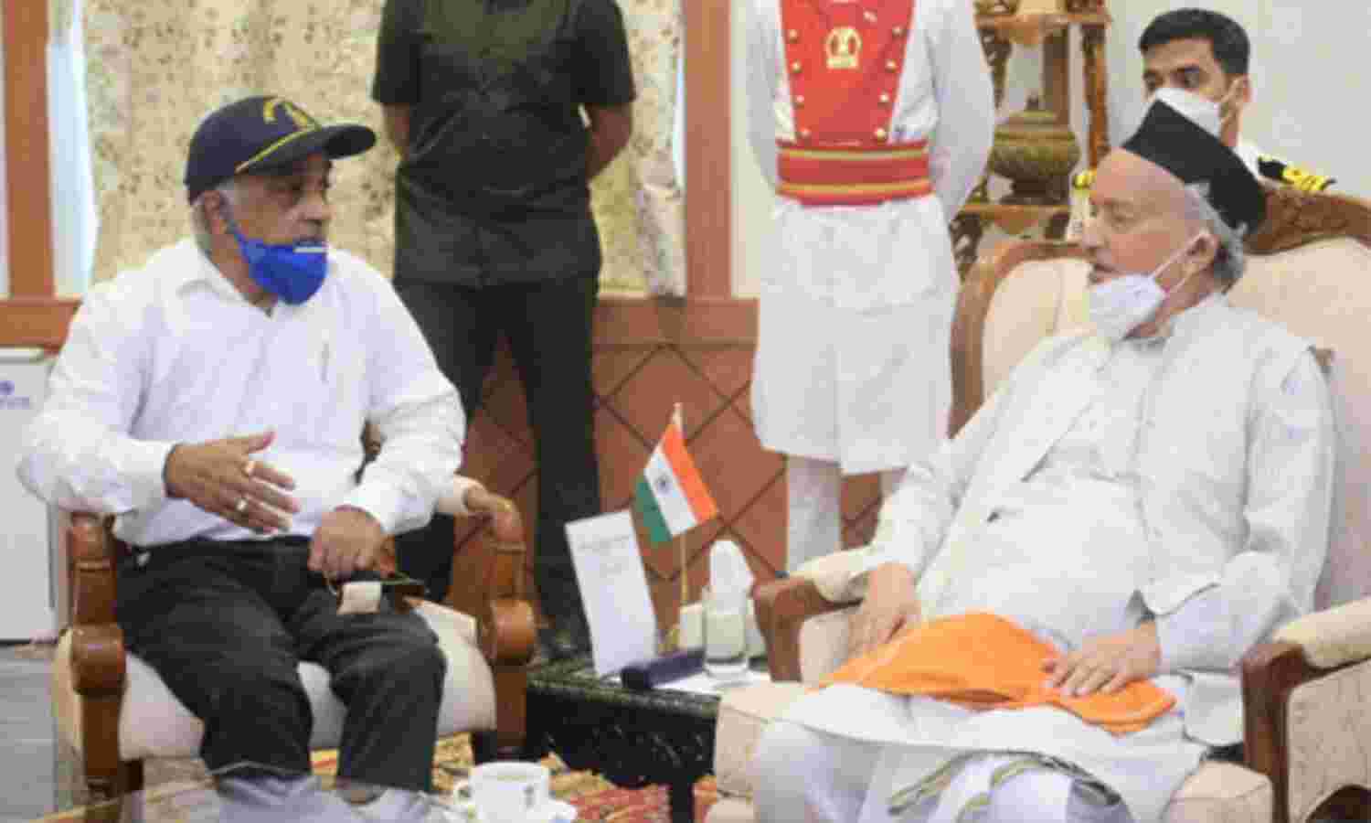 शिवसैनिकों के हमले में घायल रिटायर्ड नेवी ऑफिसर बोले -हां...मैं अब BJP-RSS के साथ हूं