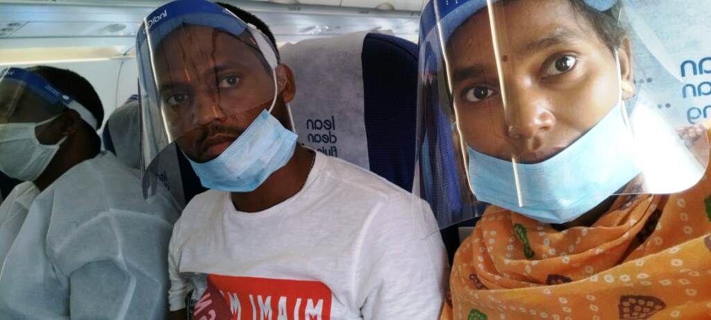 स्कूटी से ग्वालियर आए धनंजय और सोनी ने भरी उड़ान