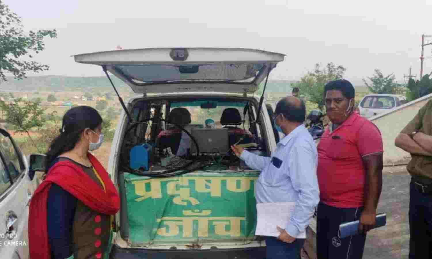 परिवहन विभाग ने प्रदूषण जांचने वाले वाहनों की जांच की