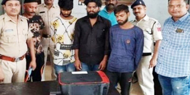 राजधानी में नकली नोटों के कारोबार का पर्दाफाश, 100 रूपए का नकली नोट  50 में बेचते थे