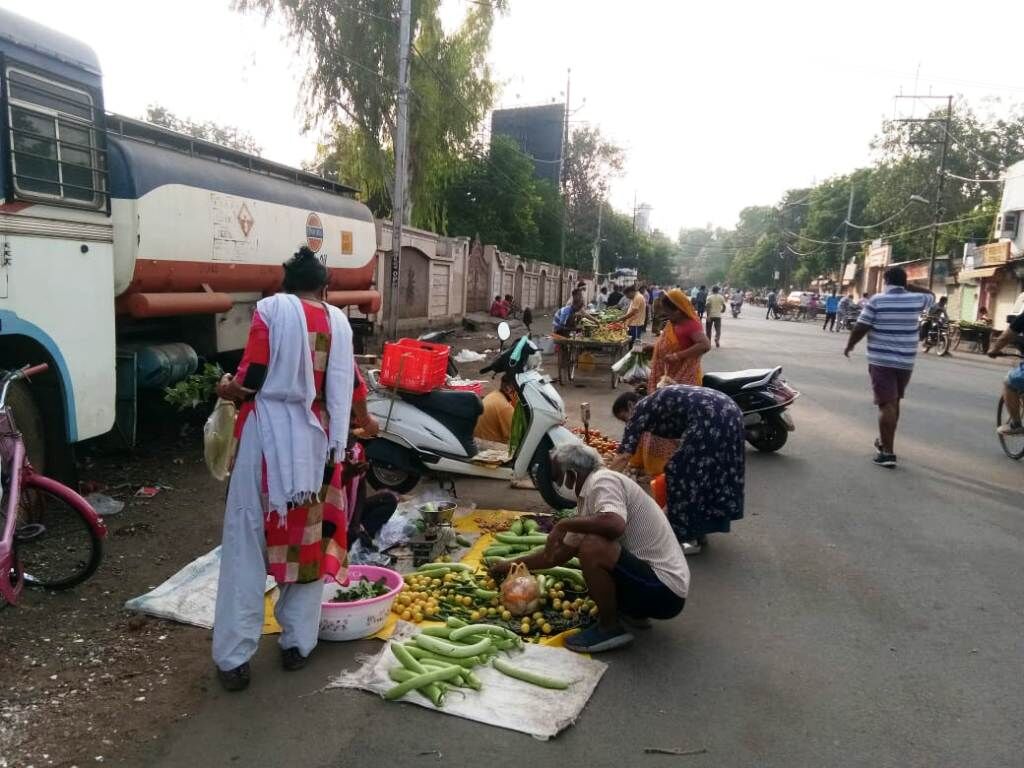 आलू, टमाटर और धनियां ने लगाया महंगाई का तड़का