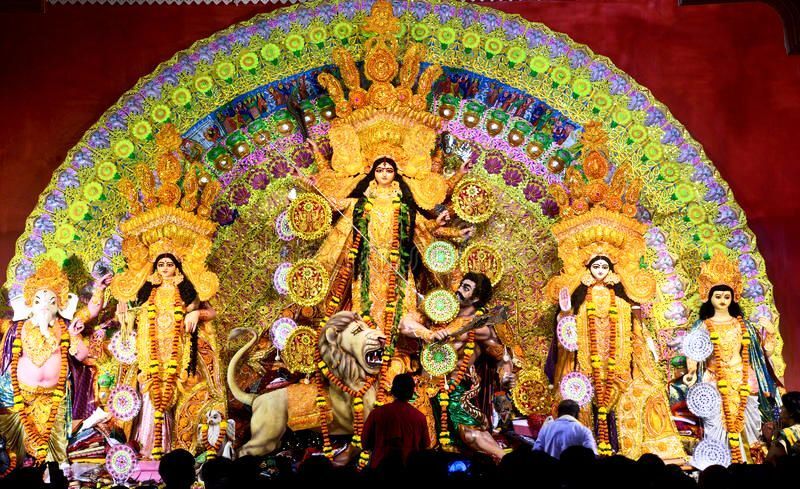 दुर्गा पूजा के पंडाल निर्माण की गाइड लाइन में सुधार की मांग