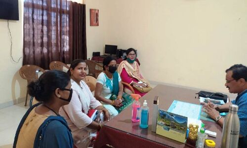 क्रमोन्नति के लिए डीईओ से मिले