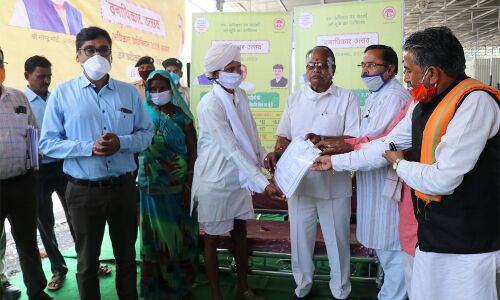 अभी तक माने जाते थे अतिक्रमणकारी, अब बने भूस्वामी अभी तक माने जाते थे अतिक्रमणकारी, अब बने भूस्वामी