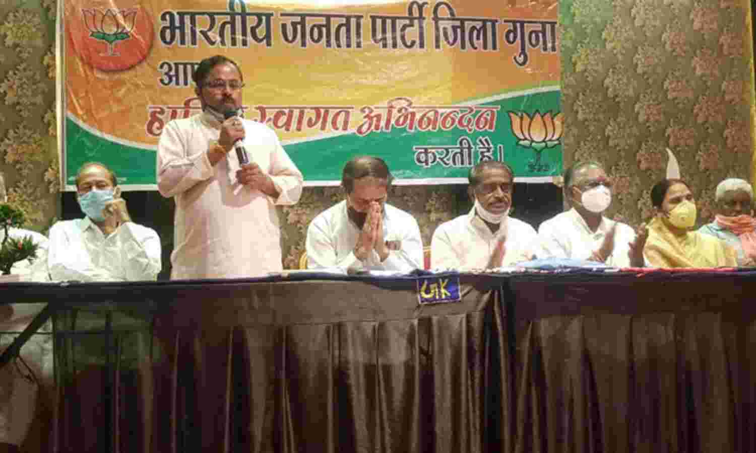 हर घर पर लगे भाजपा का झंडा और स्टीकर: विरानी हर घर पर लगे भाजपा का झंडा और स्टीकर: विरानी