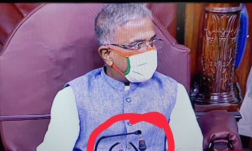 सदन में कागज फाड़ने और माइक तोड़ने वाले सांसदों के खिलाफ ऐक्शन लेंगे चेयरमैन नायडू