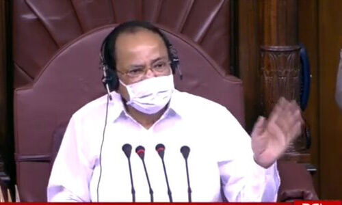 राज्यसभा के 8 सांसदों को सभापति ने एक सप्ताह के लिए किया सस्पेंड, सांसद बाहर जाने को तैयार नहीं, सदन की कार्यवाही फिर रुकी