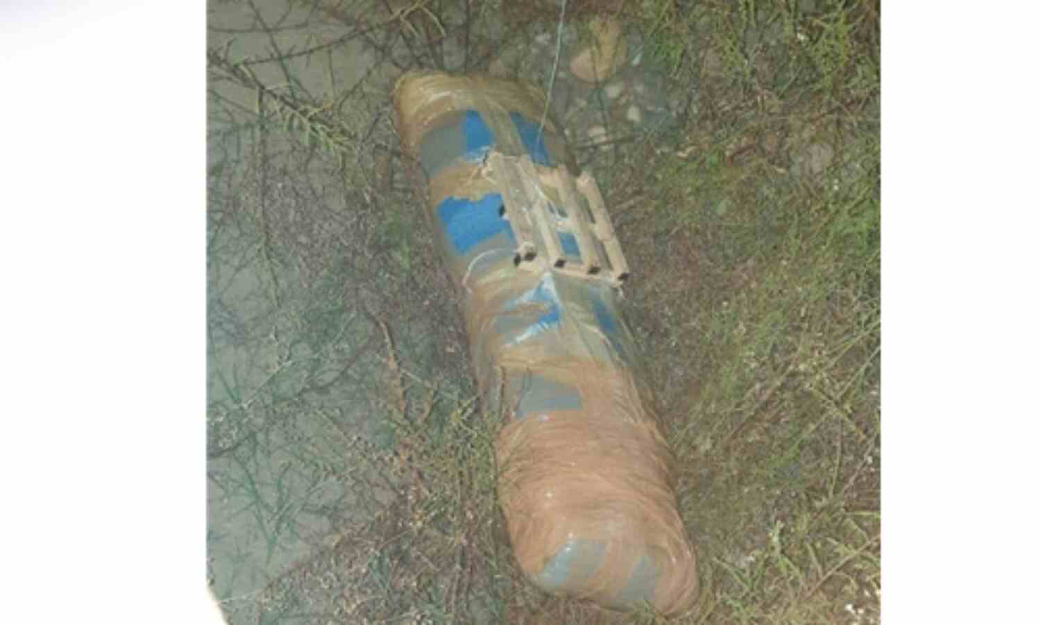 कश्मीर में ड्रोन का इस्तेमाल कर पाकिस्तान ने पहुंचाई हथियारों की खेप