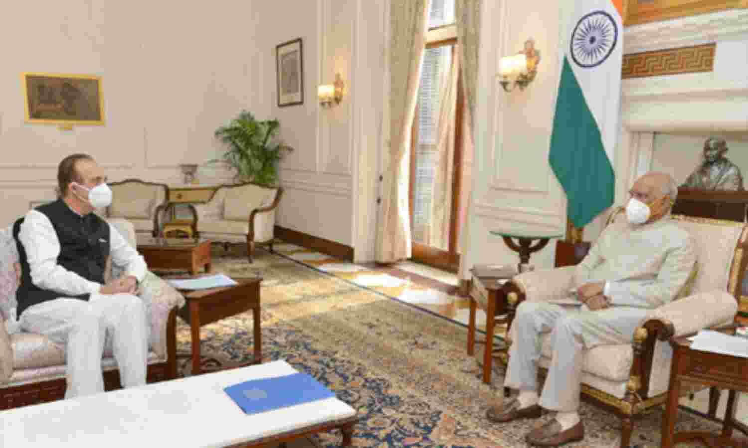 राष्ट्रपति से मिले आजाद, कहा - कृषि विधेयक वापस लिए जाएं