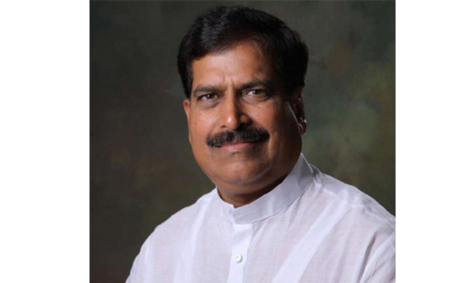 केंद्रीय मंत्री सुरेश अंगाड़ी का कोरोना से निधन केंद्रीय मंत्री सुरेश अंगाड़ी का कोरोना से निधन