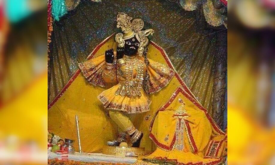 लॉकडाउन  में श्री बांके बिहारी जी के पट खुले  भक्तों  को दिए दर्शन