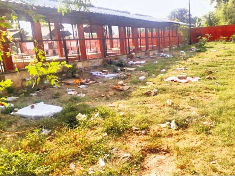 ये है हमारे शहर का सबसे बड़ा मुक्तिधाम, शव यात्रा लेकर जाना खतरे से खाली नहीं ये है हमारे शहर का सबसे बड़ा मुक्तिधाम, शव यात्रा लेकर जाना खतरे से खाली नहीं