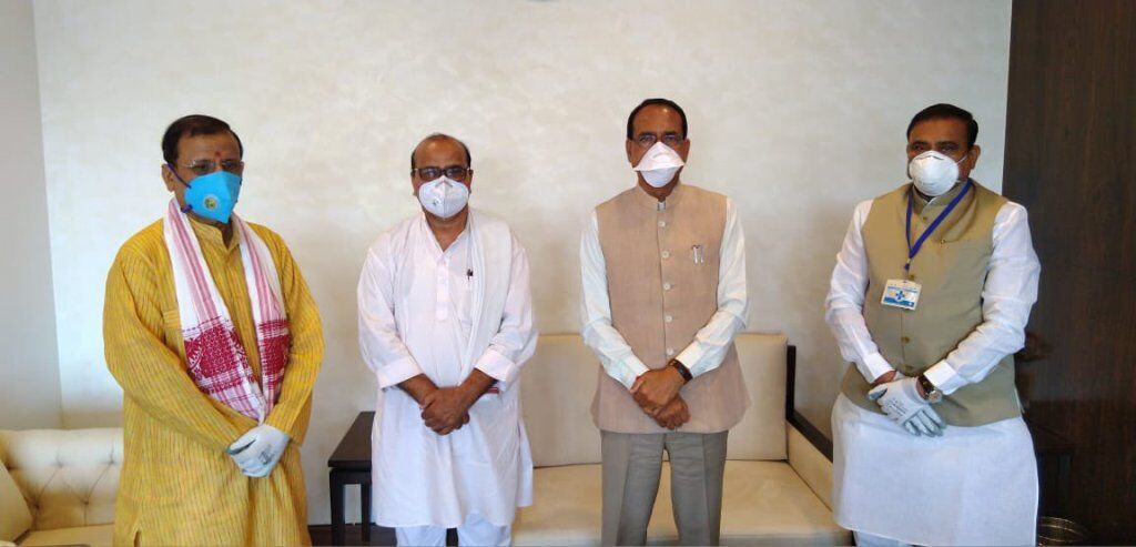 कांग्रेस को लगा बड़ा झटका, प्रदेश महासचिव डॉ एन पी पटेल हुए भाजपा में शामिल कांग्रेस को लगा बड़ा झटका, प्रदेश महासचिव डॉ एन पी पटेल हुए भाजपा में शामिल