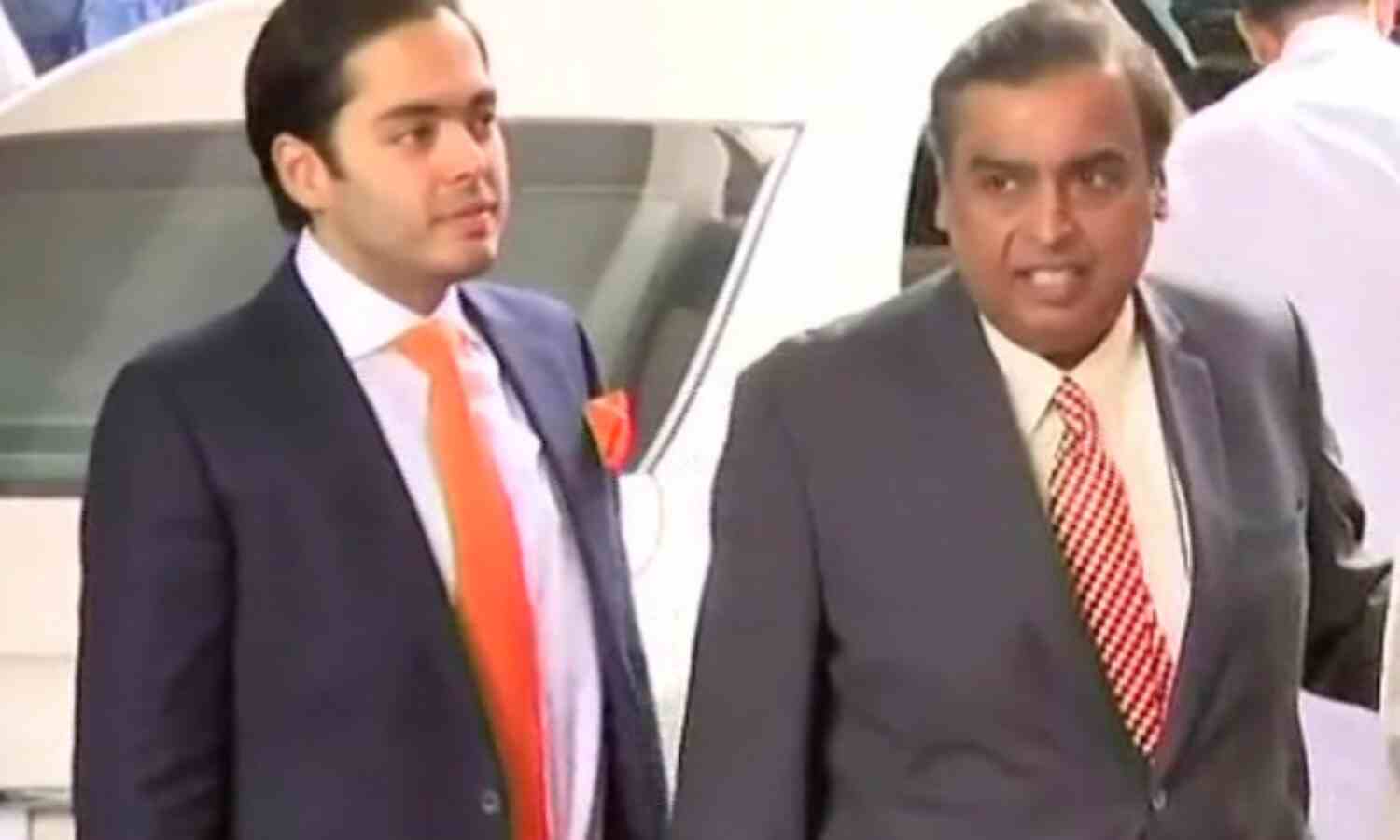 अनंत अंबानी ने देवस्थानम बोर्ड के फंड में पांच करोड़ का दिया दान