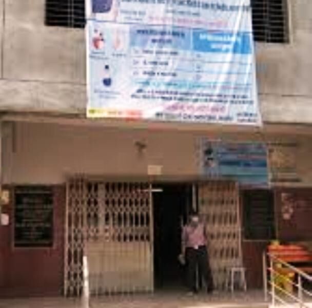 टिटनेस का इंजेक्शन बाजार से खरीद रहे मरीज