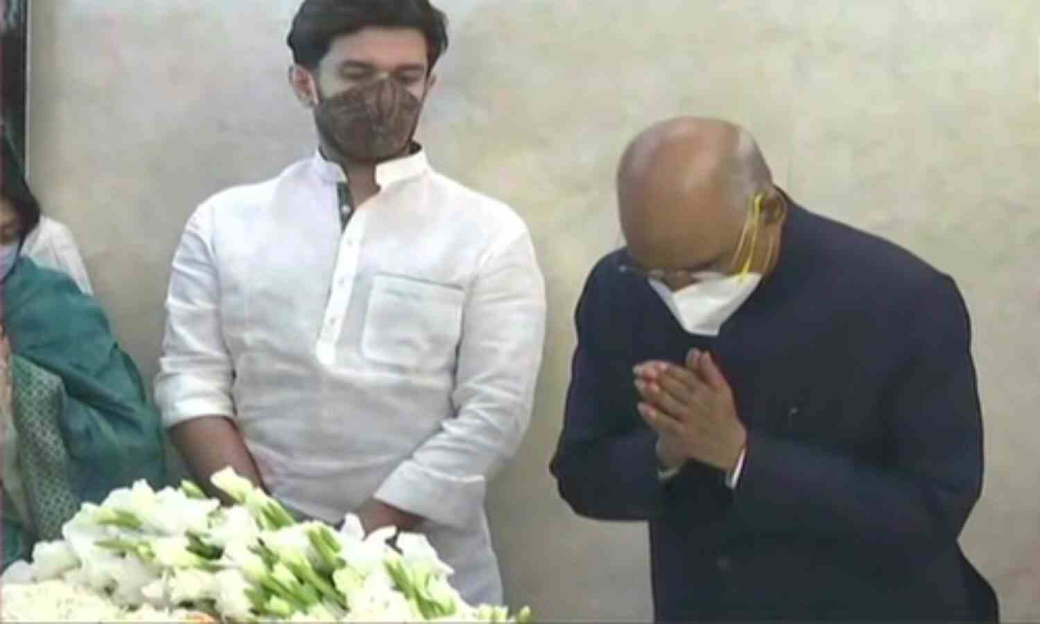 राष्ट्रपति रामनाथ कोविंद और पीएम मोदी ने रामविलास पासवान को दी श्रद्धांजलि