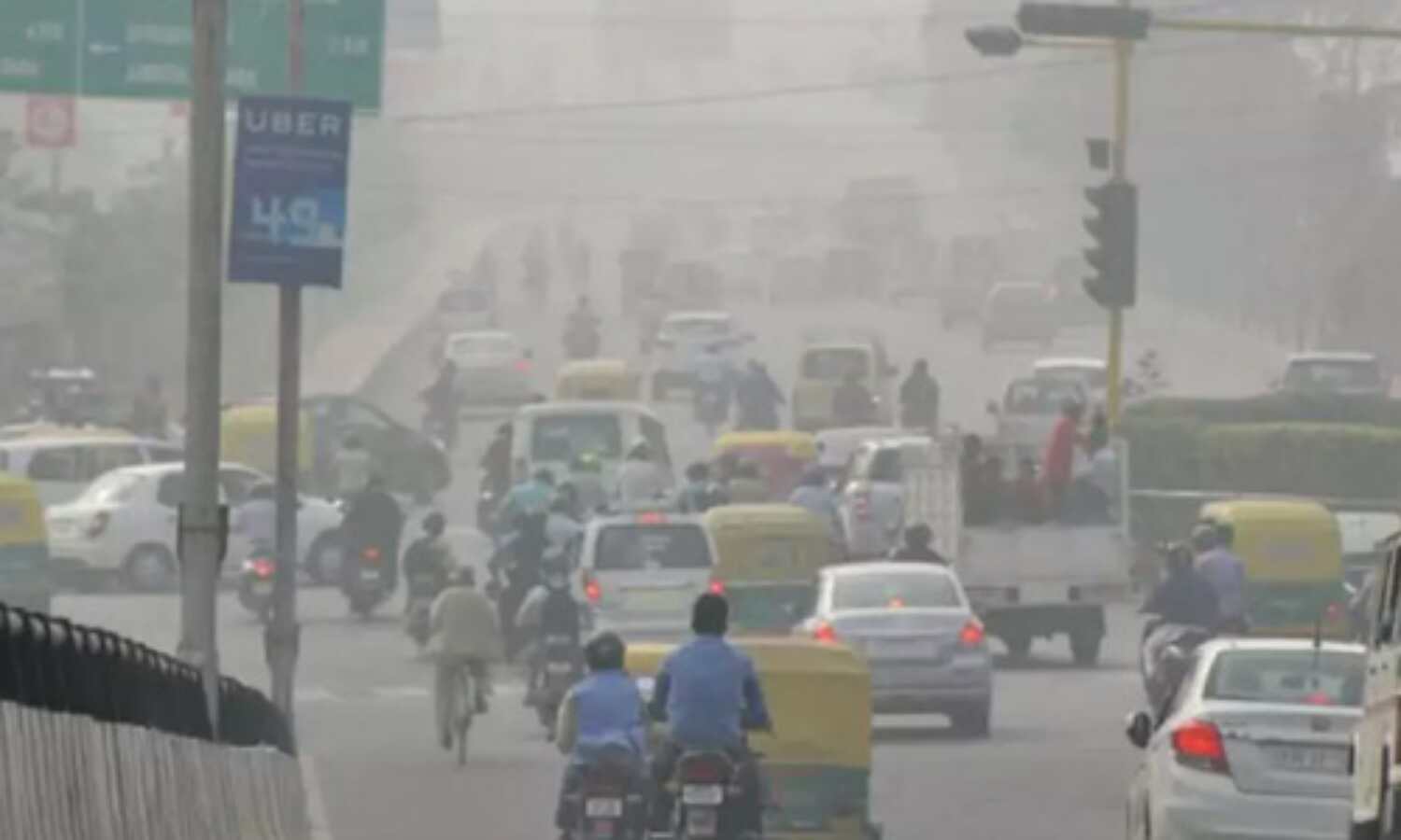 लखनऊ की हवा दिल्ली से ज्यादा जहरीली, जानें यूपी के अन्य शहरों का हाल