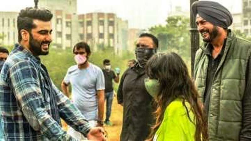 कोरोना को मात देकर अभिनेता अर्जुन कपूर लौटे शूटिंग पर, सोशल मीडिया पर पोस्ट की तस्वीर